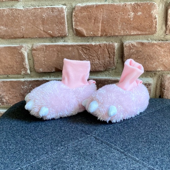 6-12M NWOT Carter’s Pink Dinosaur Slippers - Picture 2 of 9